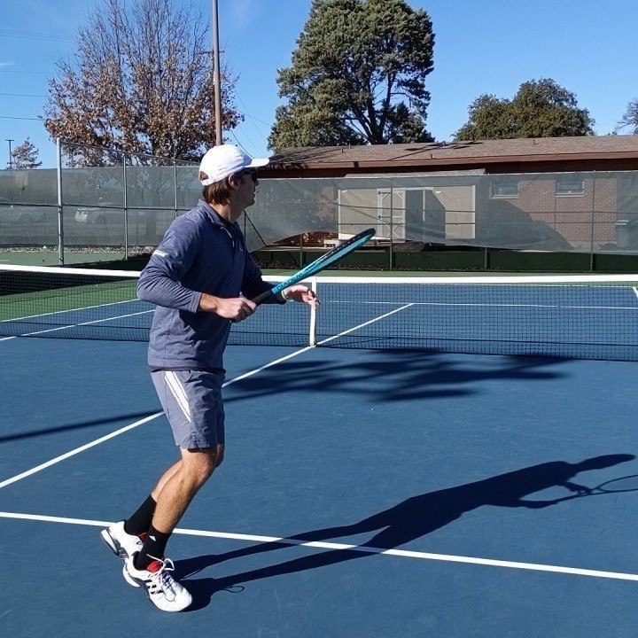 Hitting a forehand with Diadem Elevate tennis racquet
