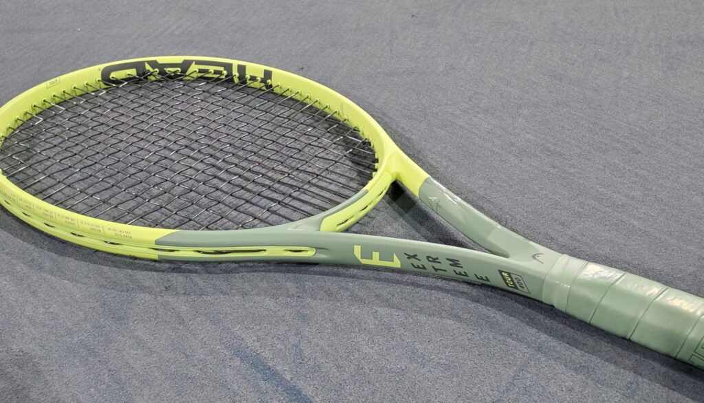 Head Extreme Tour tennis racquet on the tennis court